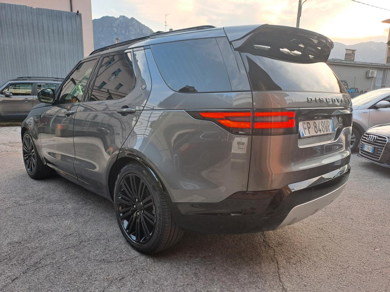 LAND ROVER DISCOVERY 3.0 TD6 HSE *7 POSTI TETTO VIRTUAL MERIDIAN*