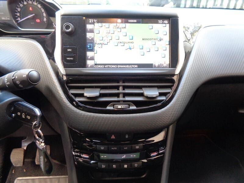 Peugeot 208 PureTech 82 5 porte Allure