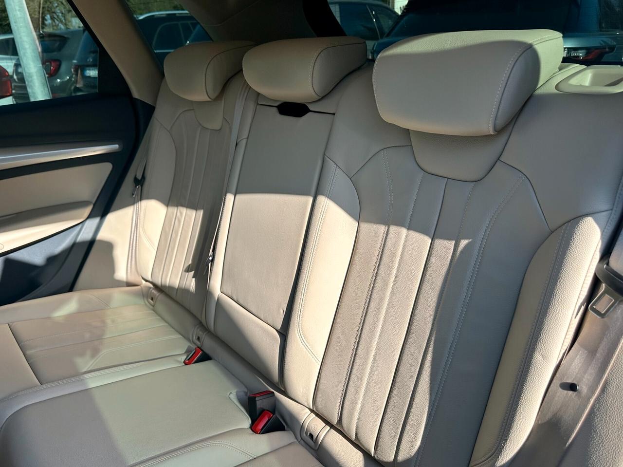 Audi Q5 45 TFSI quattro S tronic Business Sport