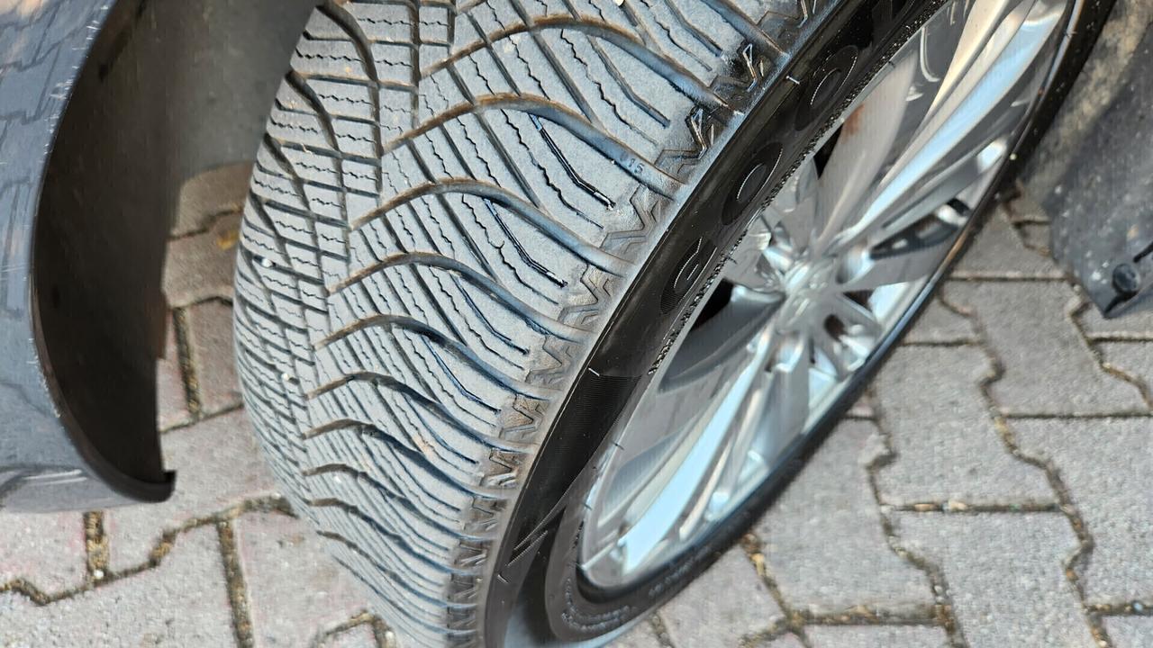 Peugeot 208 PureTech 82 5 porte Allure