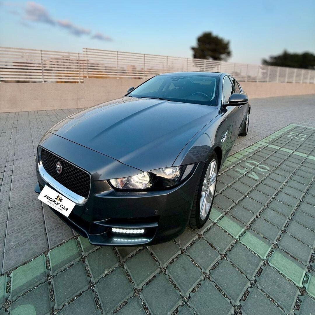 Jaguar XE 2.0 D Turbo aut. Pure **GARANZIA MOTORE**