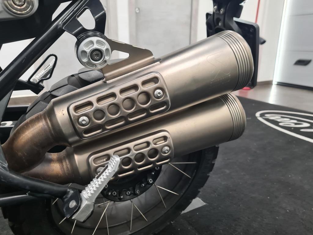 BMW R NINE T