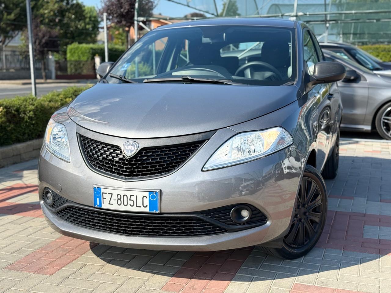 Lancia Ypsilon 1.2 69 CV 5 porte GPL Ecochic Black and Noir