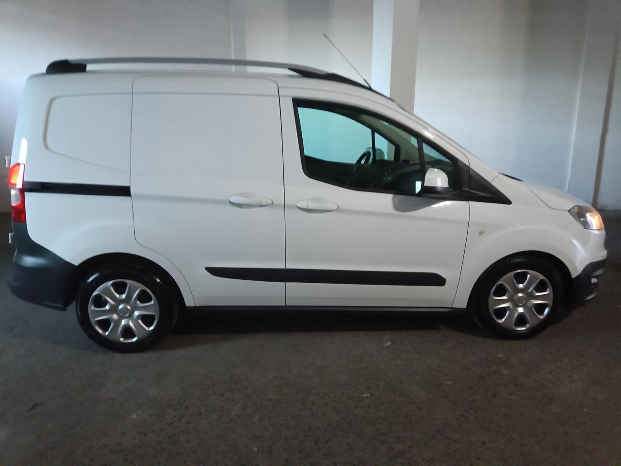 Ford Transit Courier Transit Courier 1.5 TDCi 75CV Van Trend