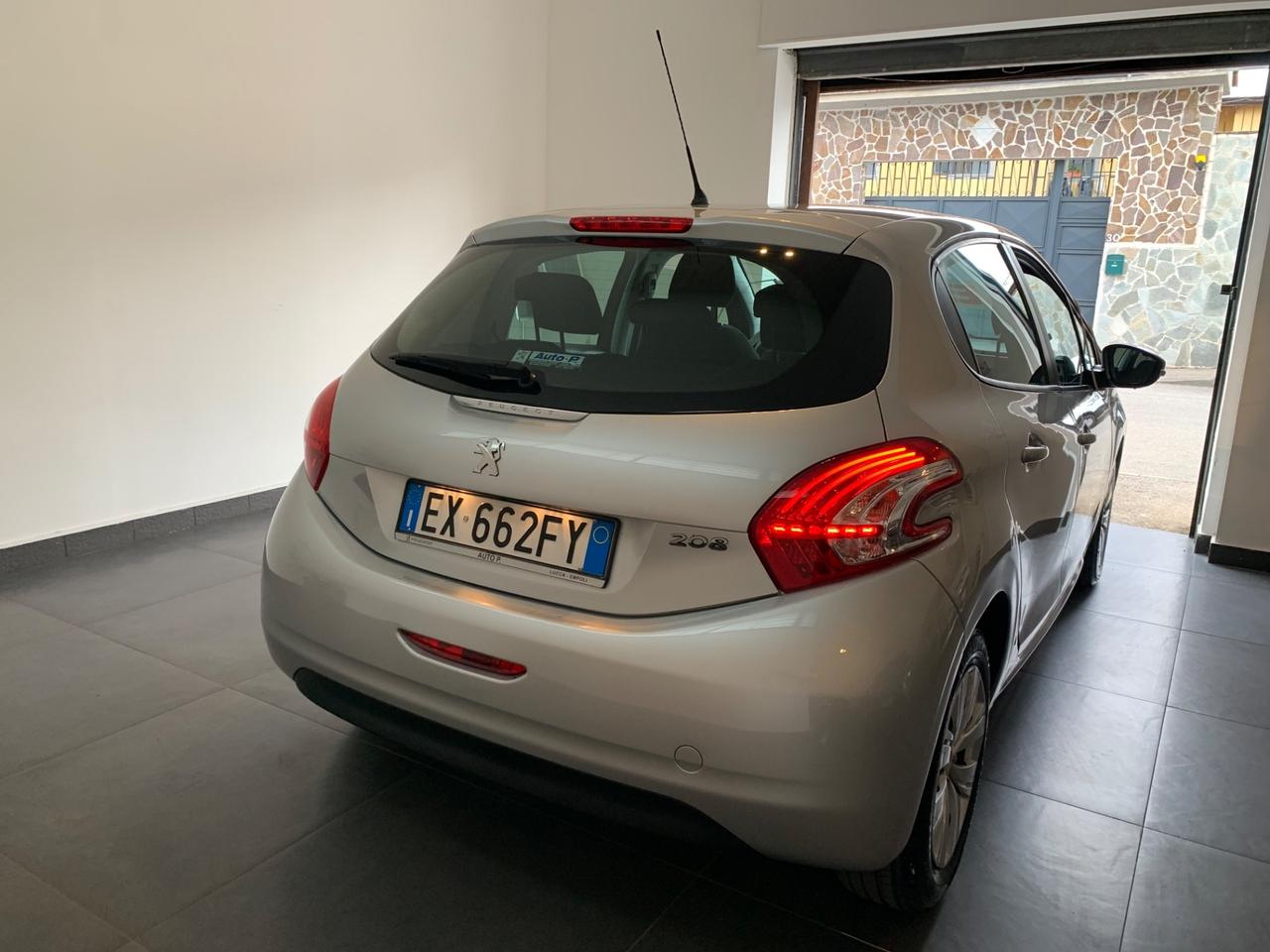 Peugeot 208 PureTech 82 5 porte Allure