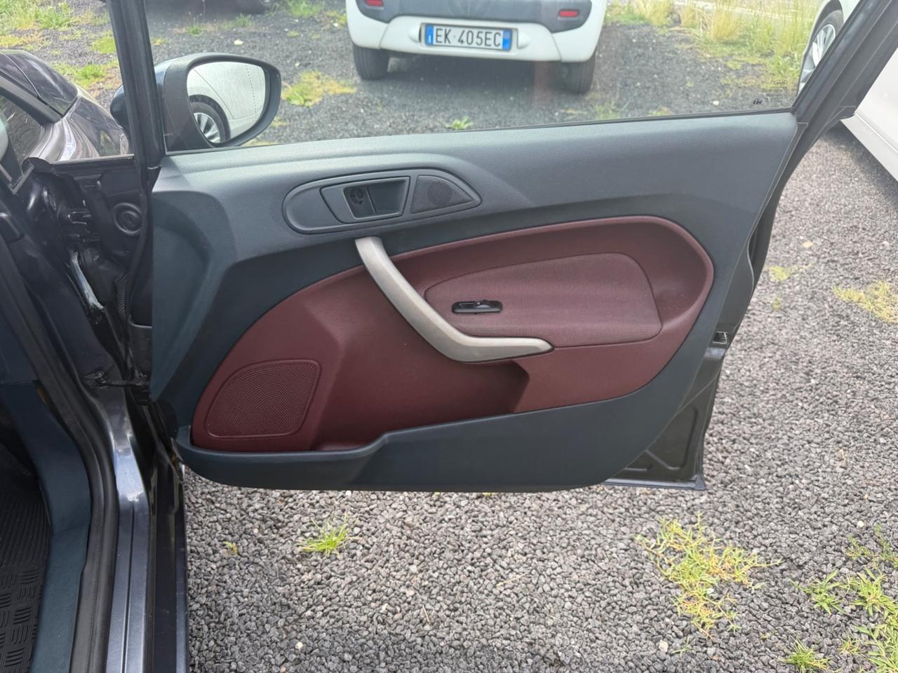 Ford Fiesta Ikon 1.4 TDCi 70CV 5 porte