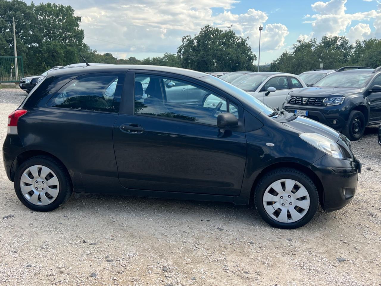 Toyota Yaris 1.0 3 porte NEOPATENTATI