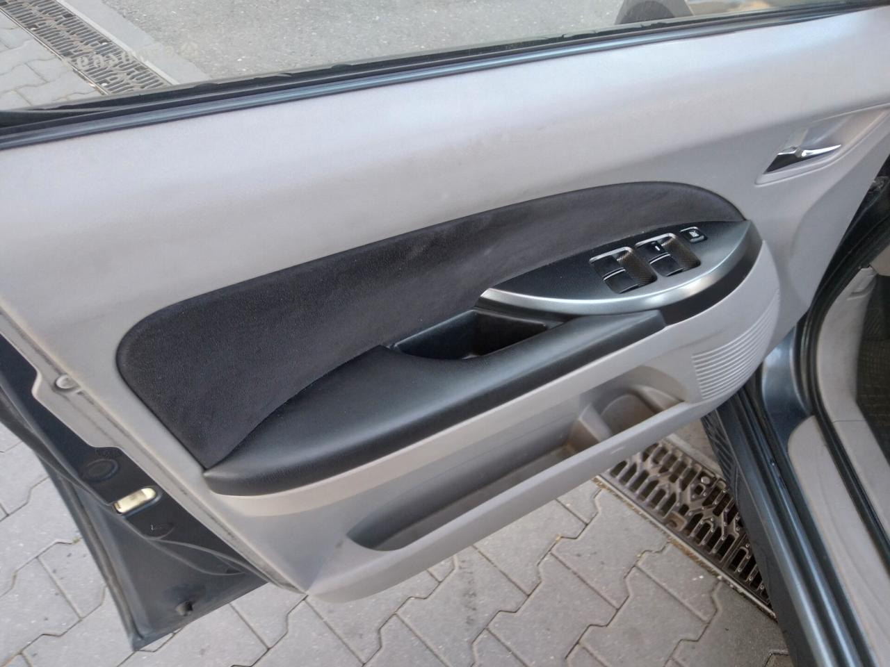 Mitsubishi Grandis 2.0 tdi 140cv 7 posti motore WOLKSWAGEN