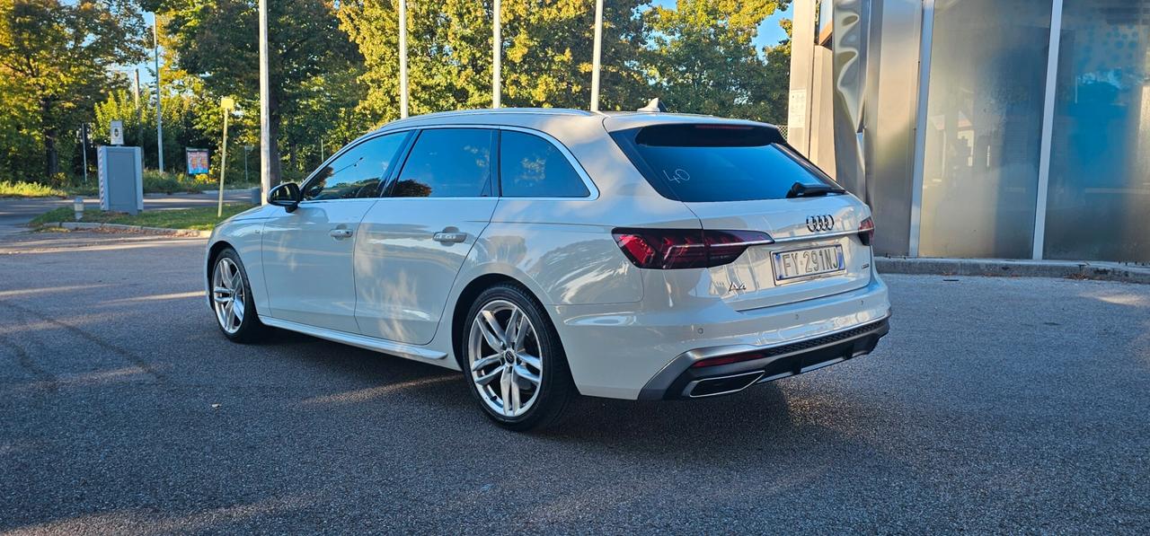 Audi A4 Avant 40 TDI quattro S tronic S Line