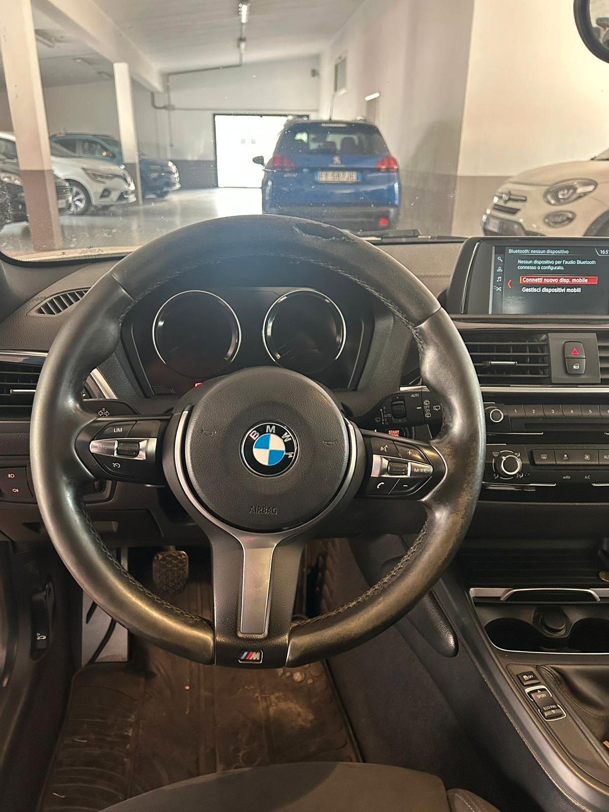 Bmw 118 116d 5p. Urban