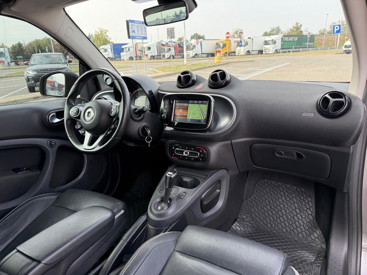 Smart Fortwo CABRIO 90CV Suitegrey Superpassion NAVI LED