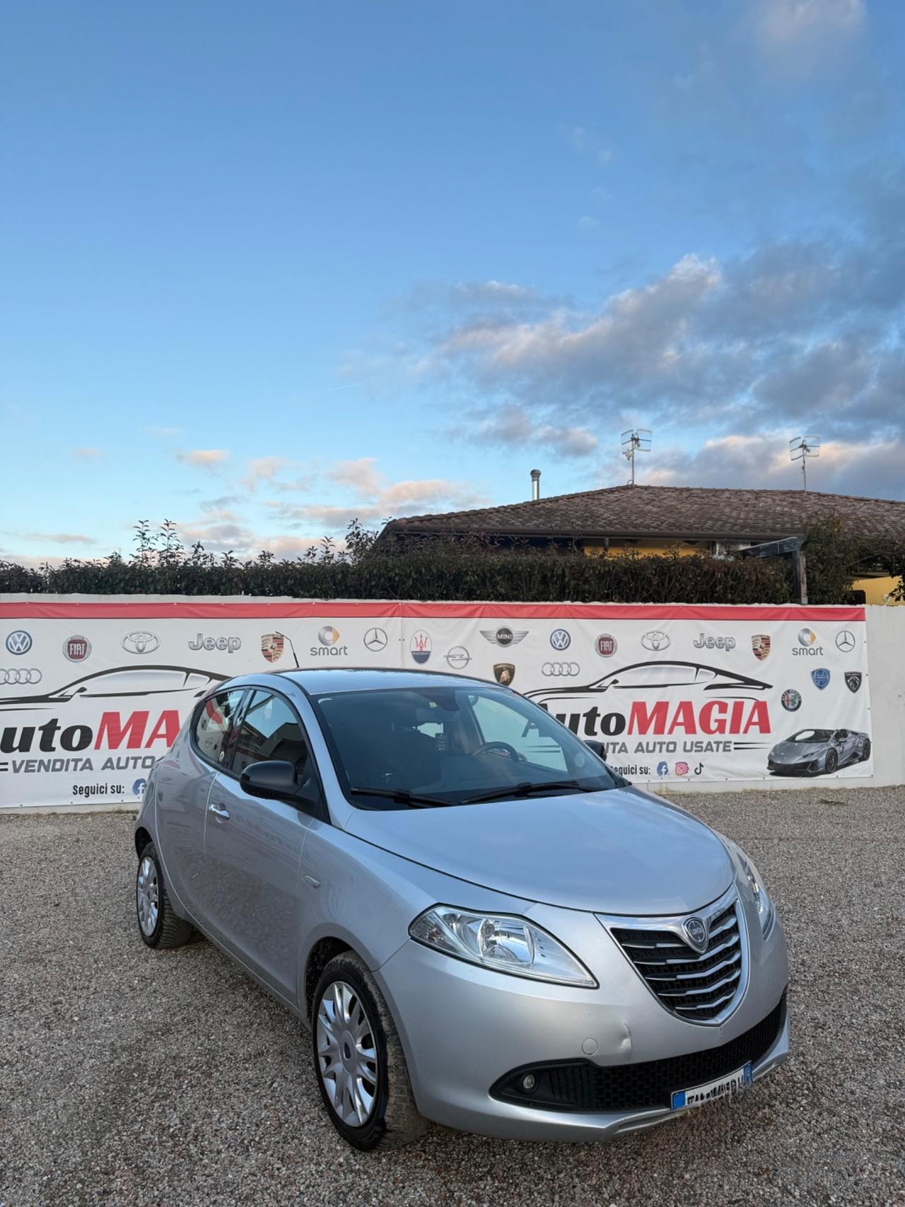 Lancia Ypsilon 1.2 69 CV 5 porte GPL Ecochic Silver