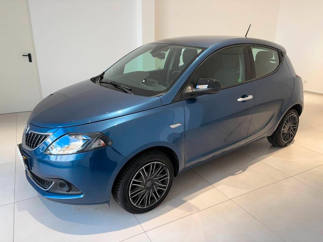 Lancia Ypsilon III 1.0 firefly hybrid Gold s&s 70cv 5p.ti