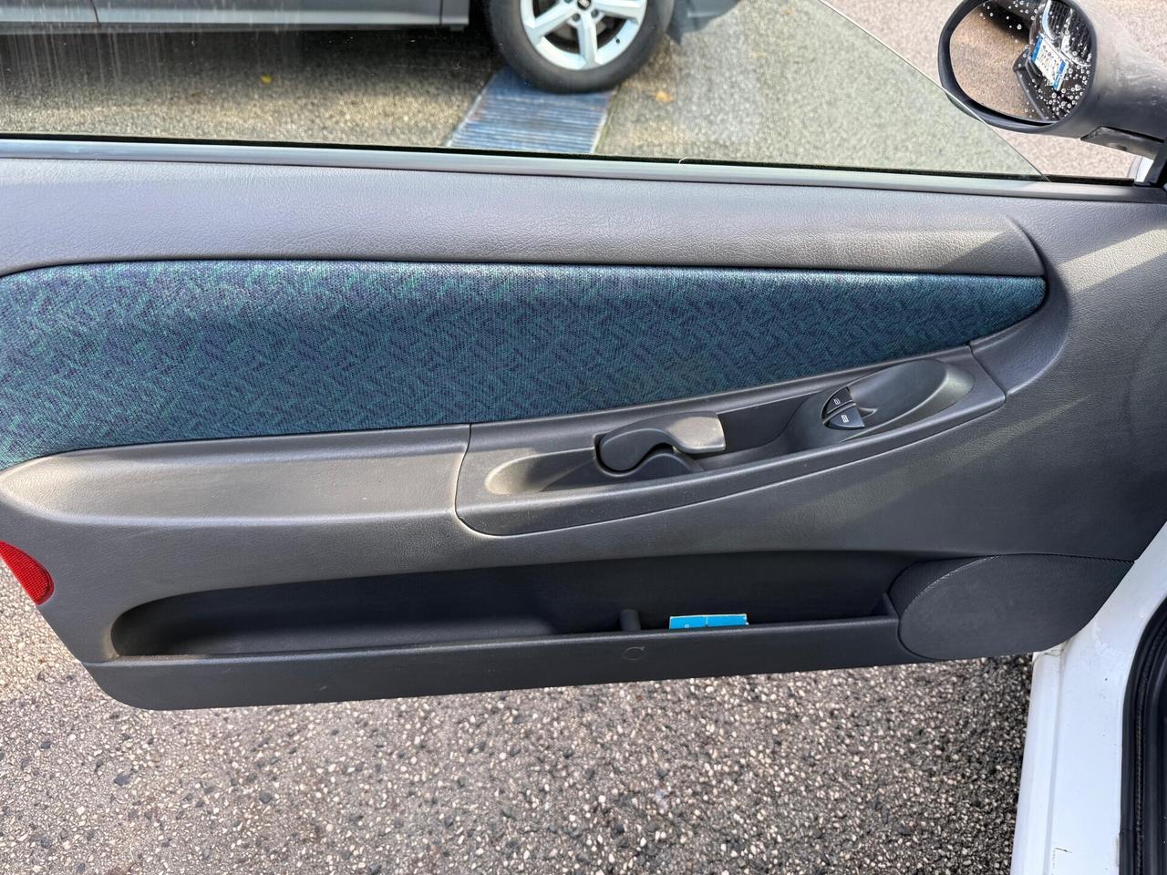 Lancia Y 1.2i 16V cat LS