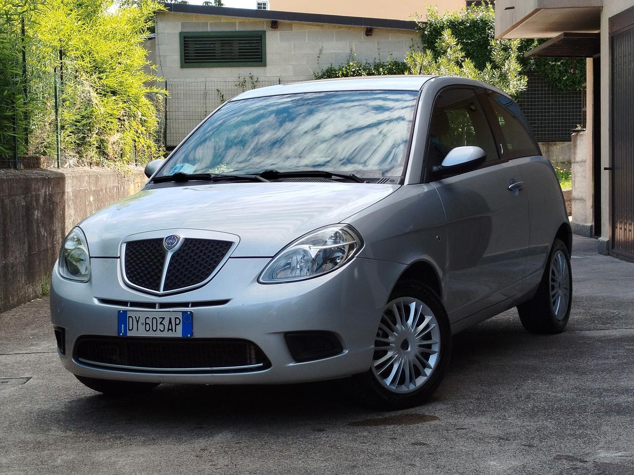 Lancia Ypsilon 1.2 BENZINA 60cv / 35.900km