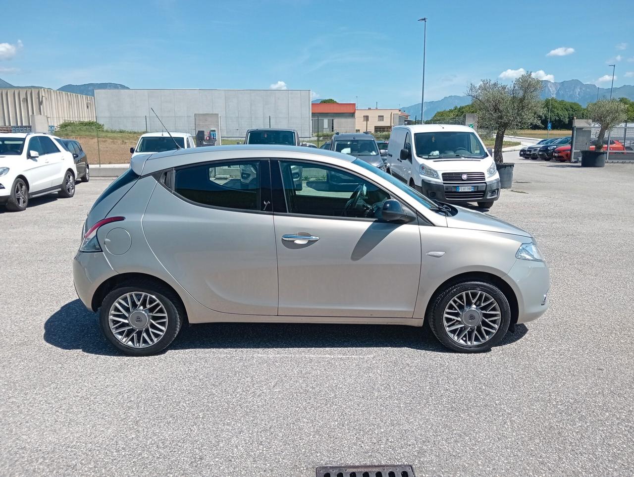 Lancia Ypsilon 0.9 85cv 5p. Gold OK NEOPATENTATI
