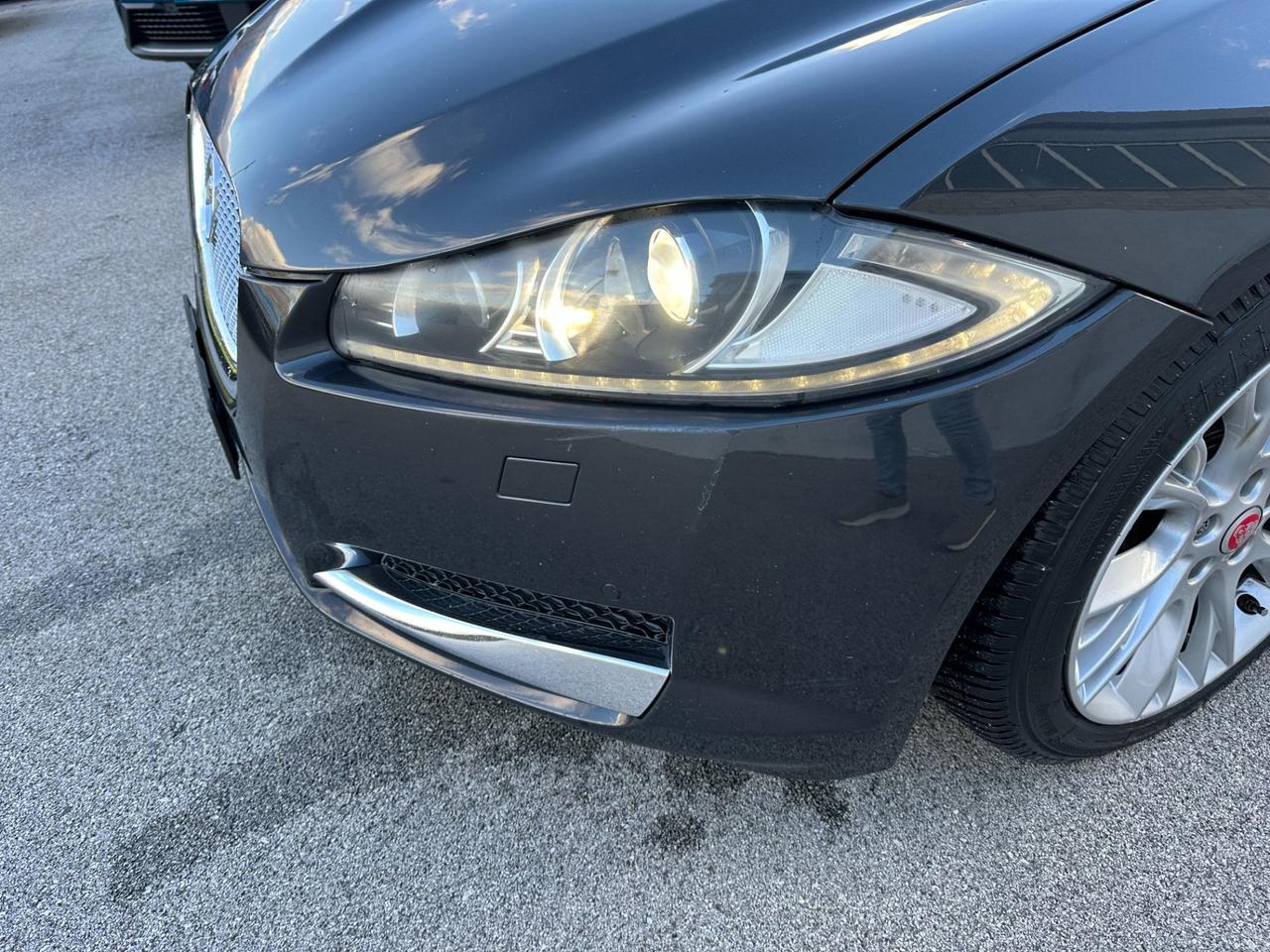 Jaguar XF Berlina XF 2.2d Luxury 200cv auto