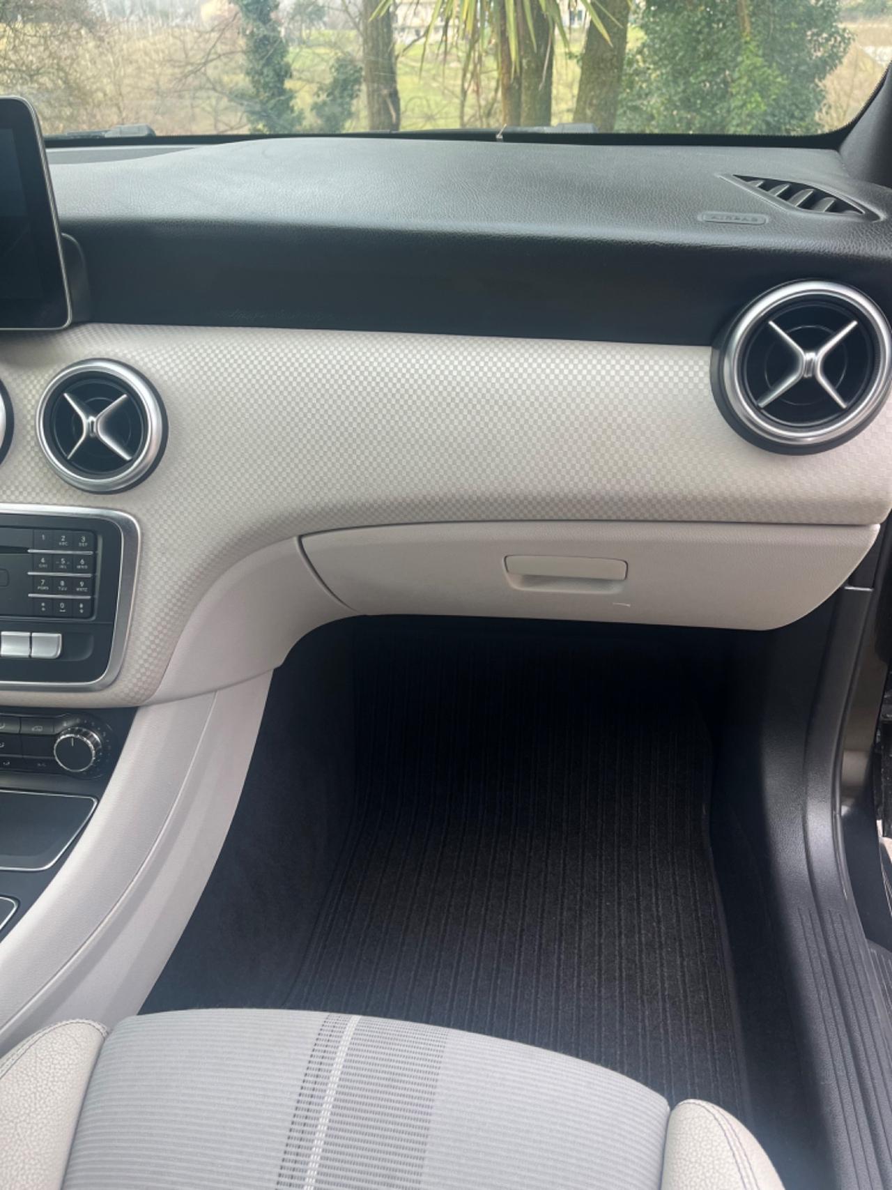 Mercedes-benz A 180 RESTILING Sport
