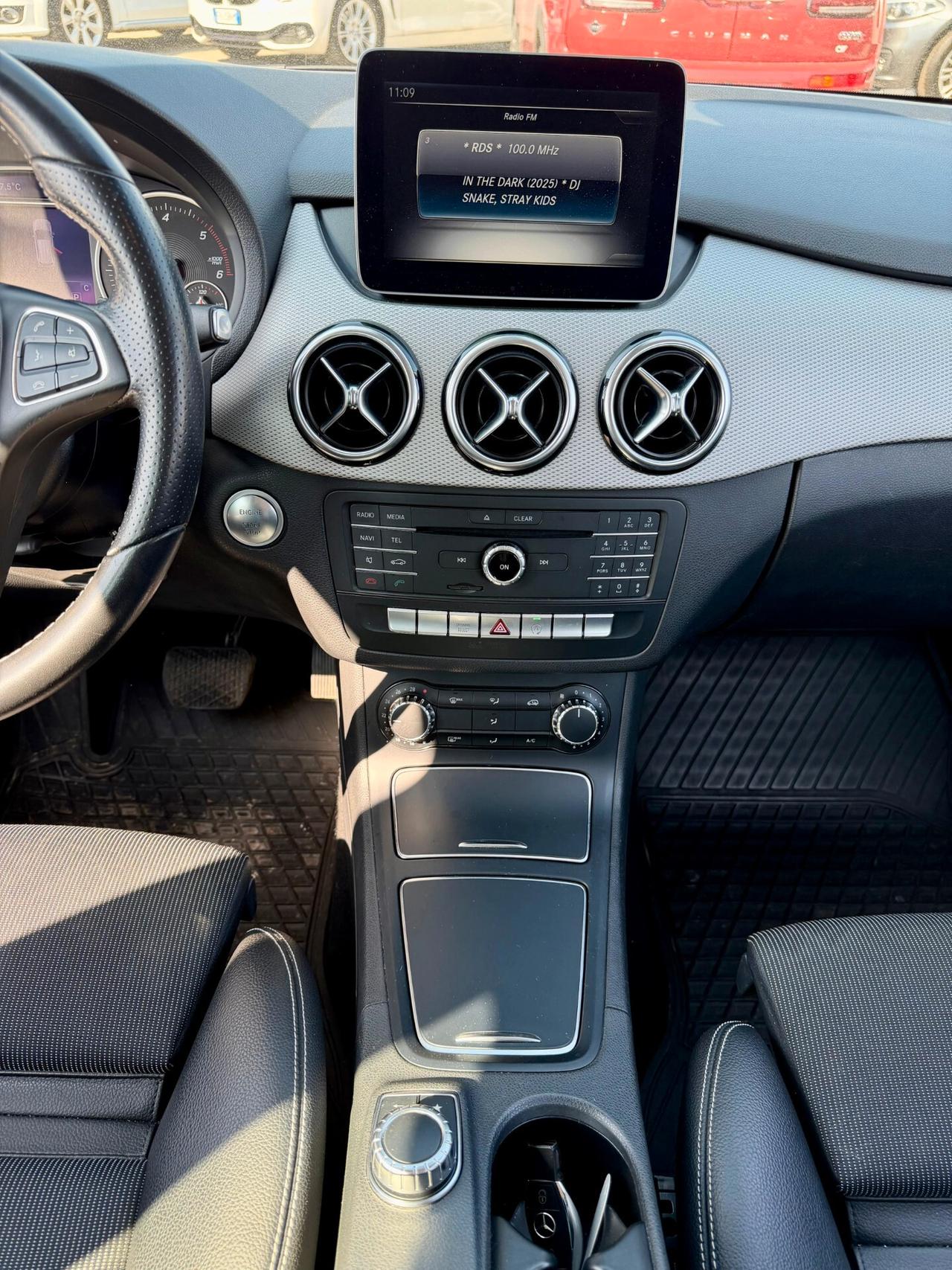 MERCEDES B180 PREMIUM AUTOMATICO - EURO 6