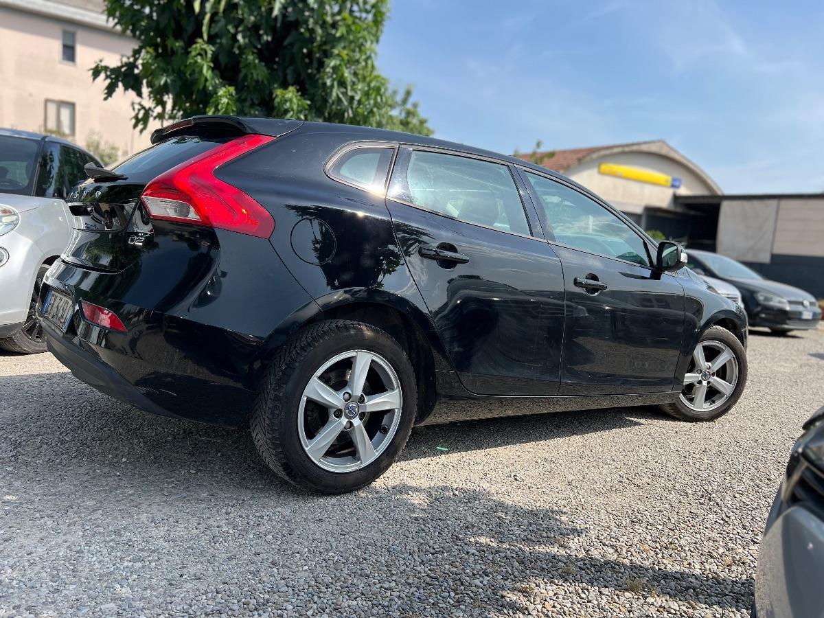 VOLVO - V40 1.6 d2 Business Edition