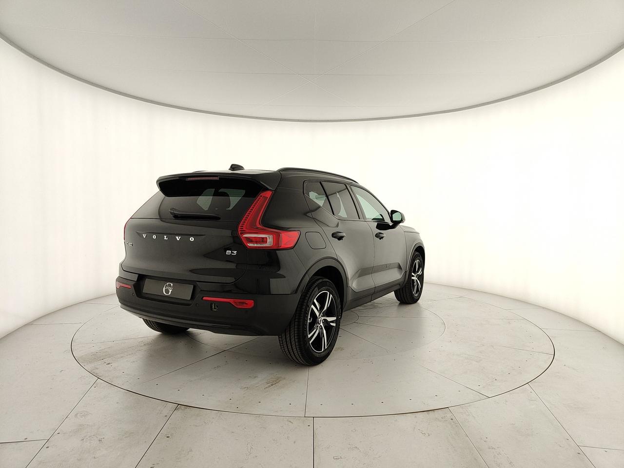 VOLVO XC40 2.0 b3 Plus Dark auto