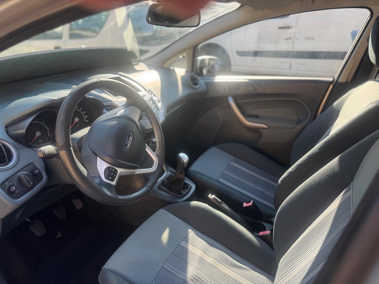 Ford Fiesta 1.2 benzina 5 porte adatta neopatentati