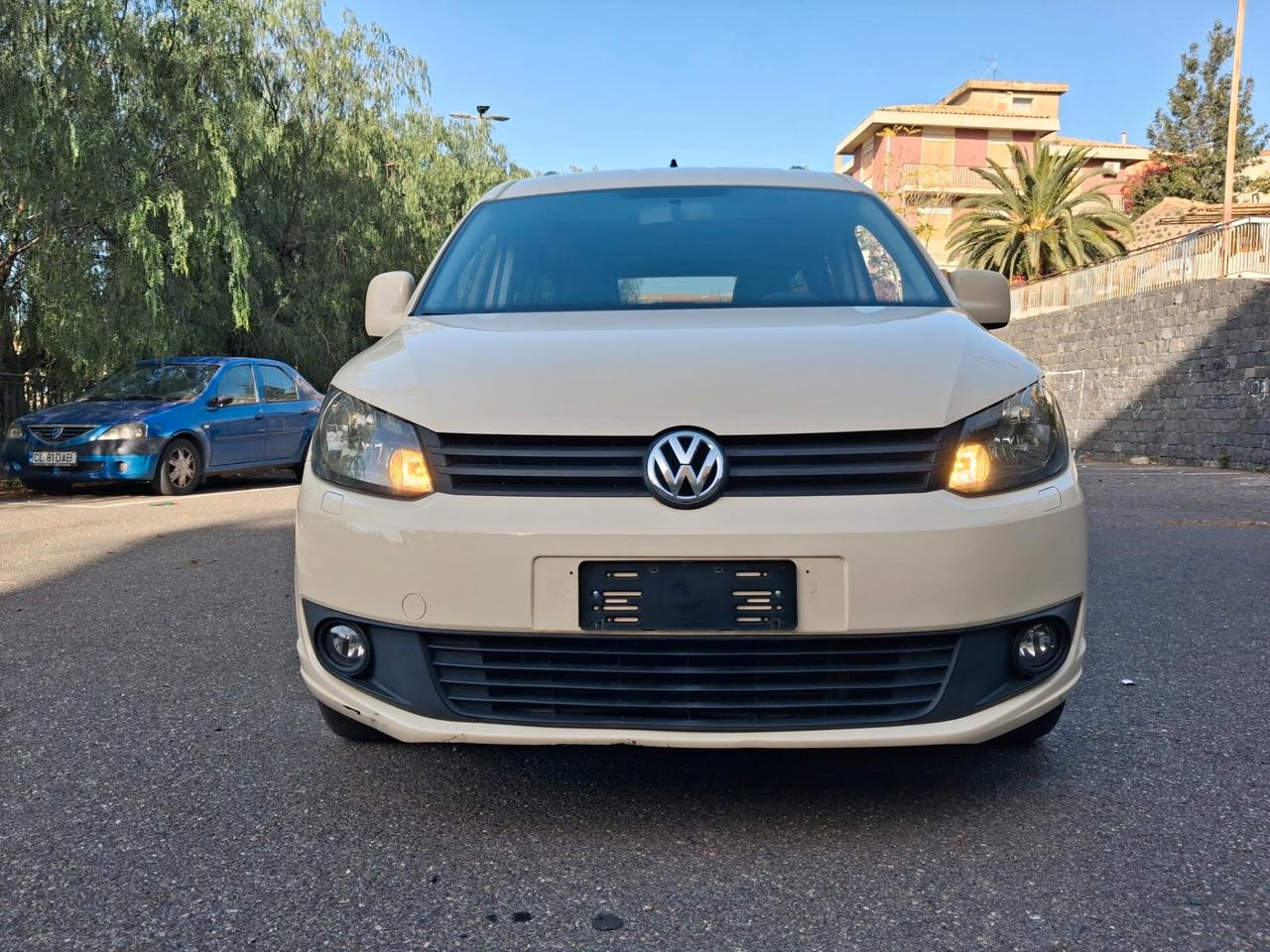 Volkswagen Caddy Pianale ribassato con rampa disabili in carrozzina