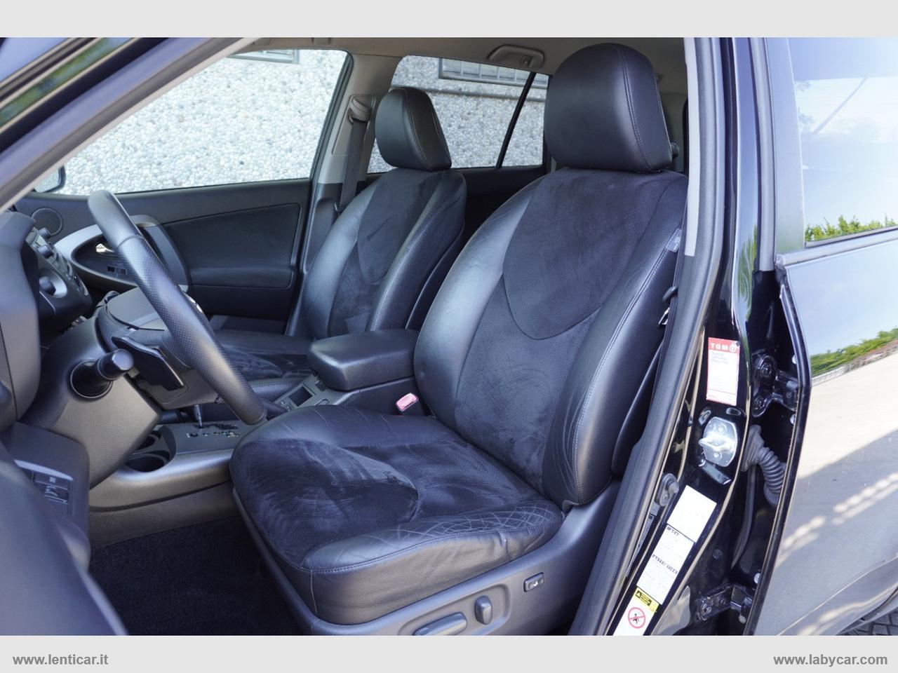 TOYOTA RAV4 Crossover 2.2 D-Cat A/T 150CV Exec.