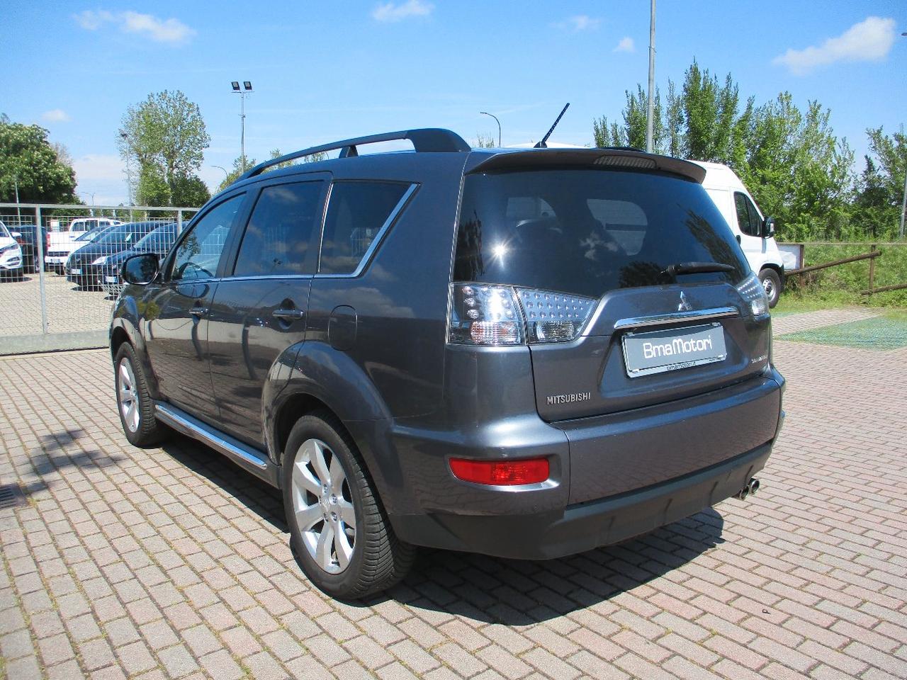 Mitsubishi Outlander 2.2 di-d Instyle 7P tc-sst - Camera/4Stagioni