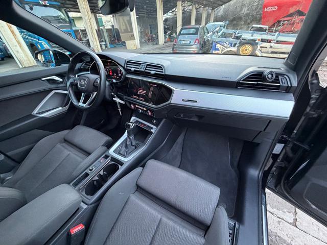 AUDI Q3 35 TFSI Business Advanced