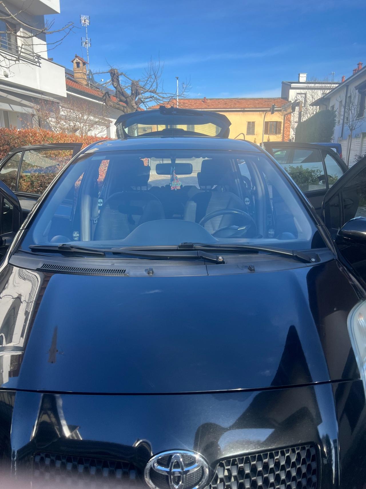 Toyota Yaris 1.0 5 porte Sol