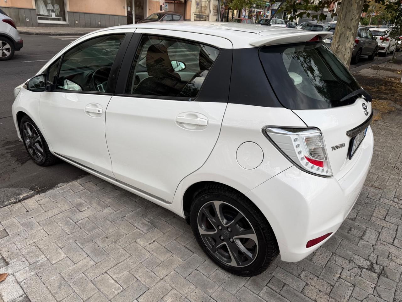 Toyota Yaris 1.0 5 porte