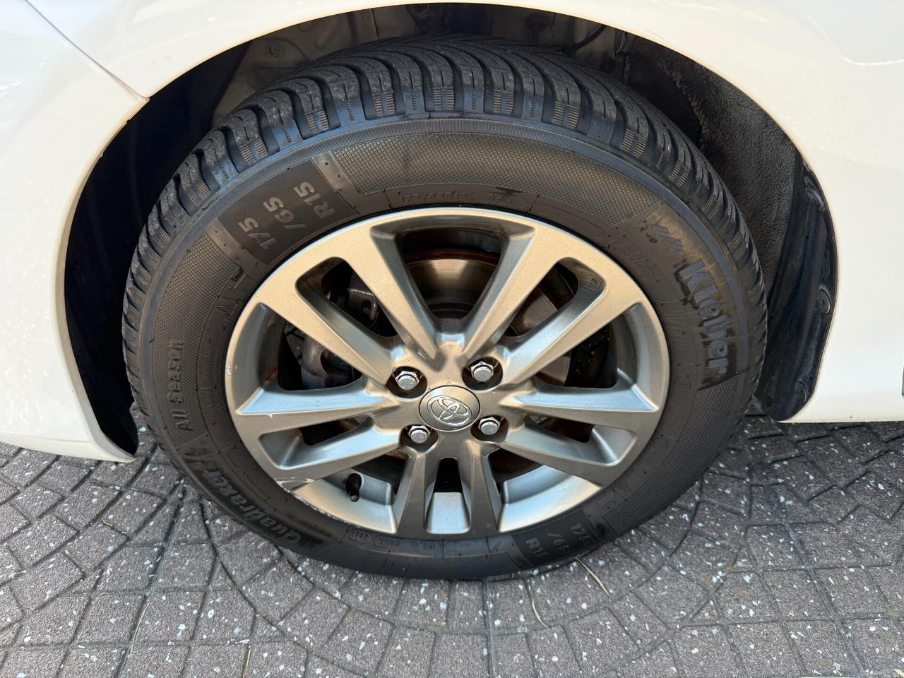 Toyota Yaris 1.0 5 porte Active