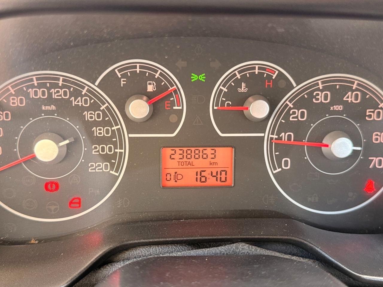 Fiat Grande Punto MJT Autocarro 4 posti