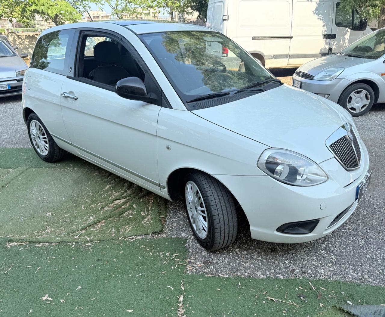 Lancia Ypsilon 1.3 MJT 75 CV Platinum TETTO PANORAMICO