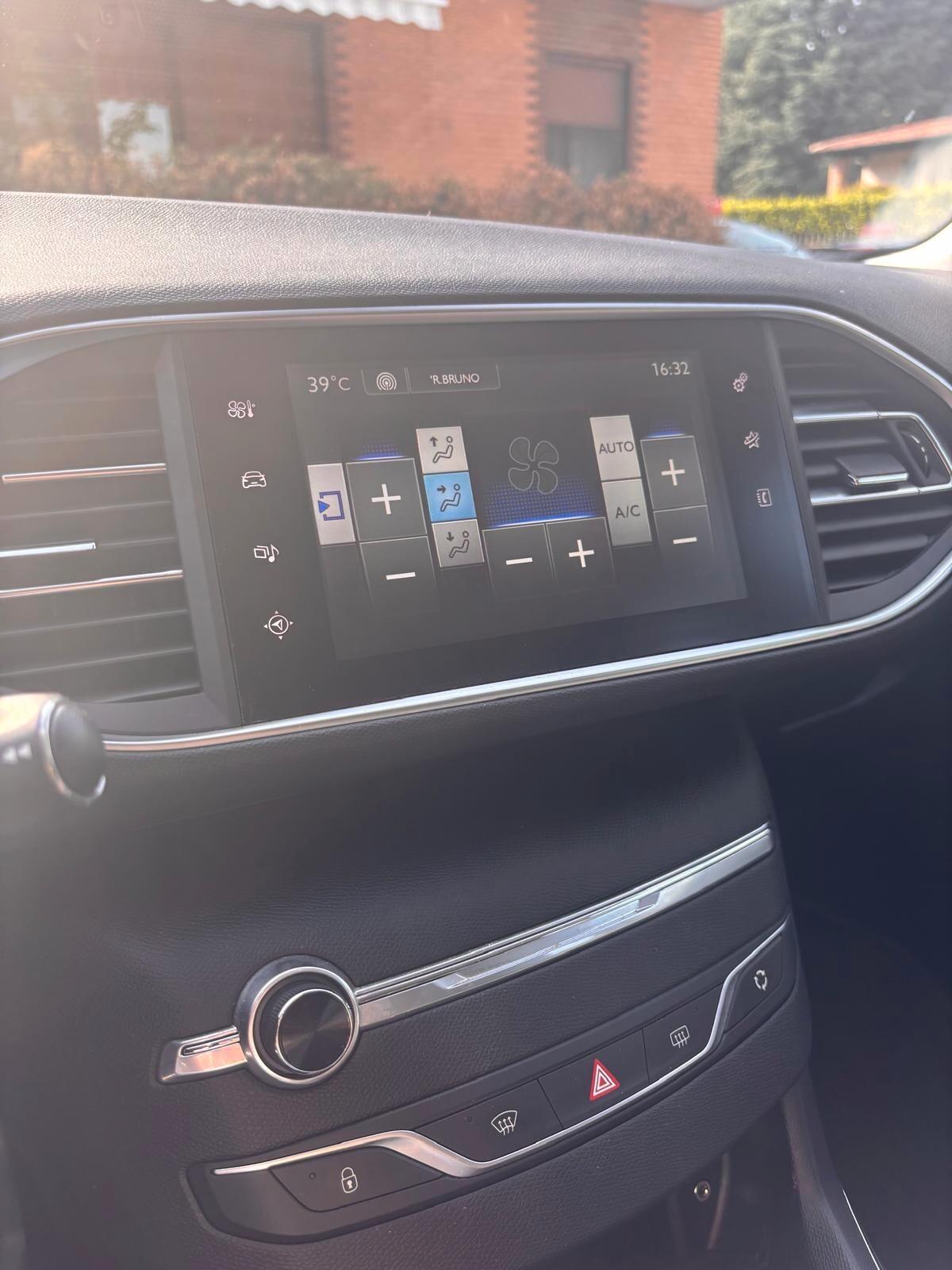 Peugeot 308 PureTech Turbo 130 S&S Allure