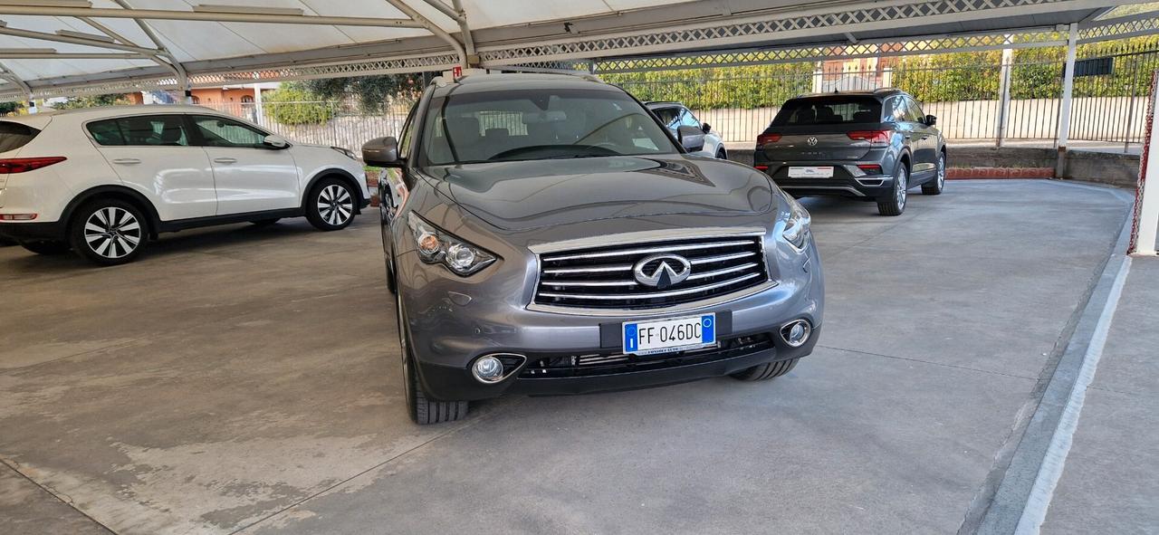 Infiniti QX70 3.0 diesel V6 AT S Premium