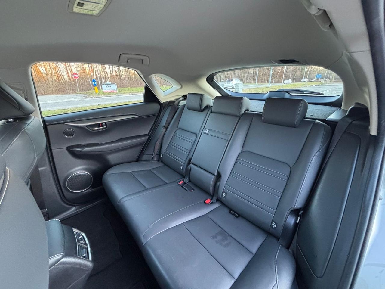 Lexus NX 300h Hybrid 4WD Executive