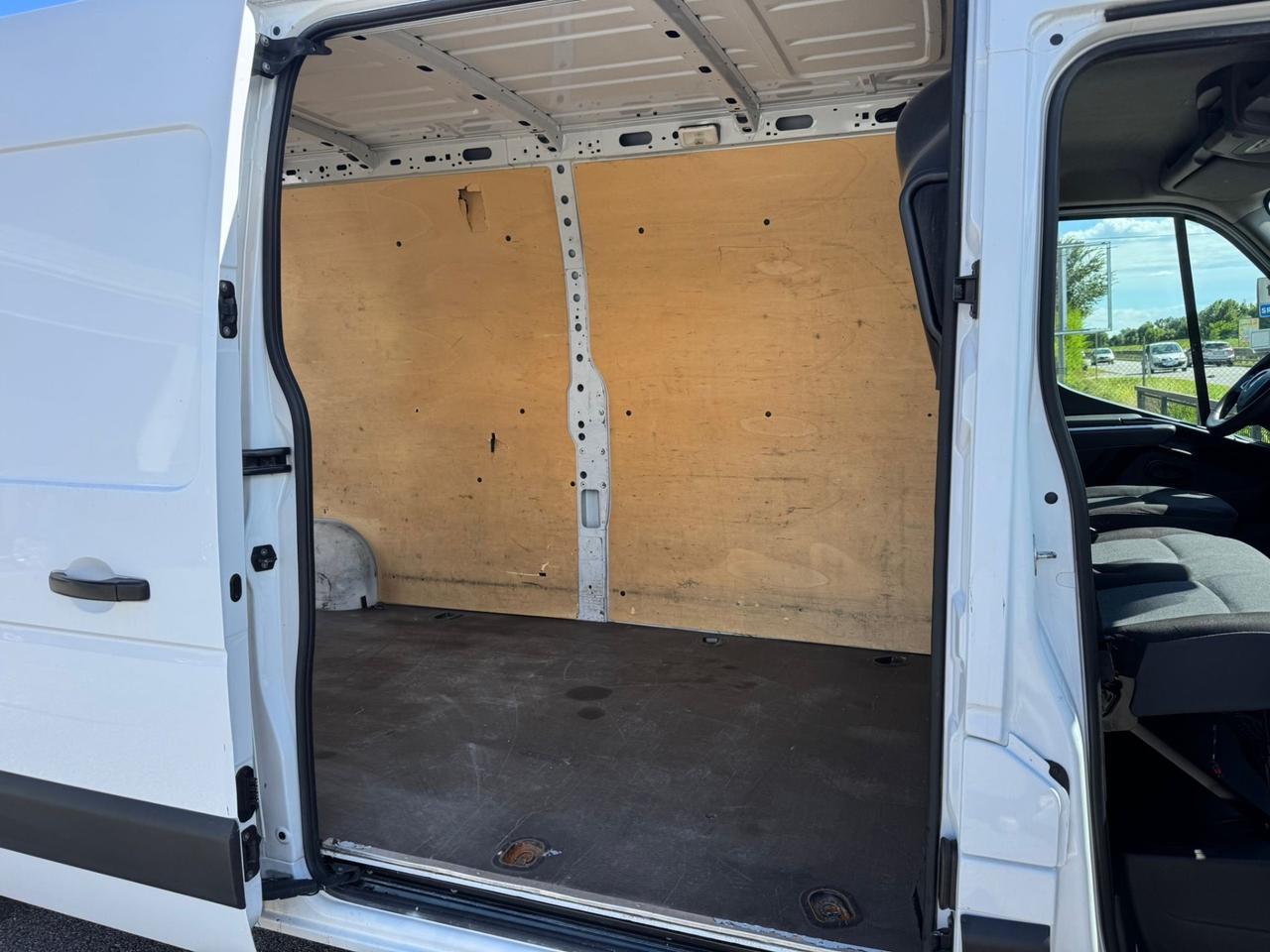 Renault Master T35 2.3 dCi 135 PASSO LUNGO