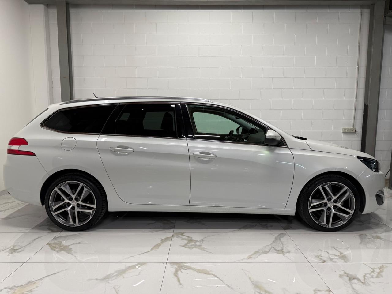 Peugeot 308 BlueHDi 120 S&S EAT6 Allure
