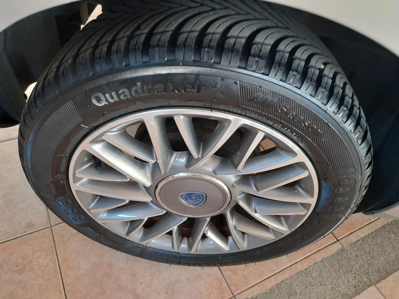 Lancia Ypsilon 1.2 69 CV 5 porte S&S Platinum