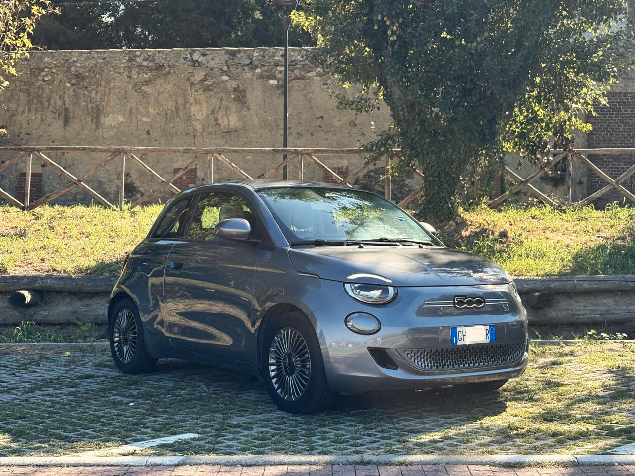 Fiat 500 500e Berlina 42 kWh Icon-Auton.320Km-CarPlay-Android-SOH Certificato