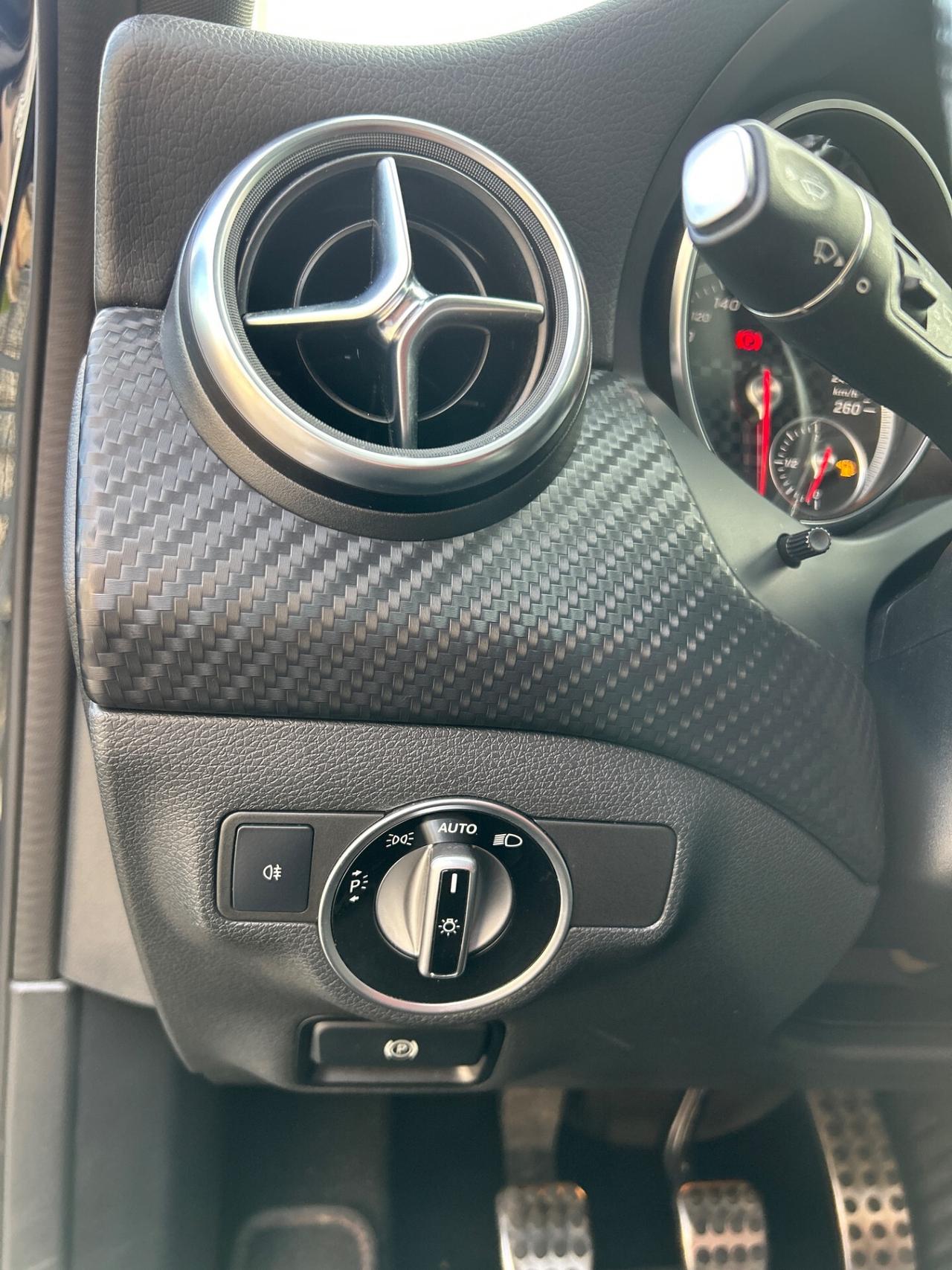 Mercedes-benz A160d Premium AMG -2017