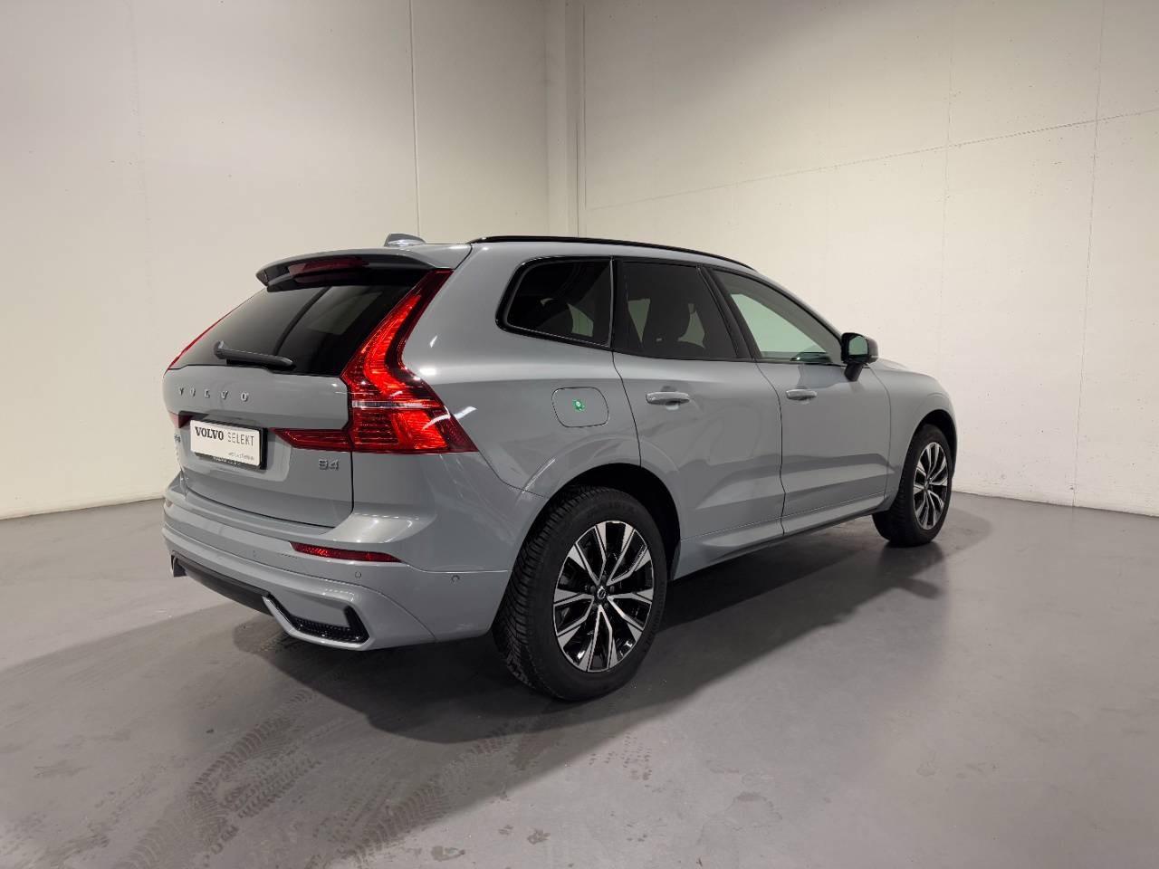 VOLVO XC60 B4 PLUS DARK AUTO