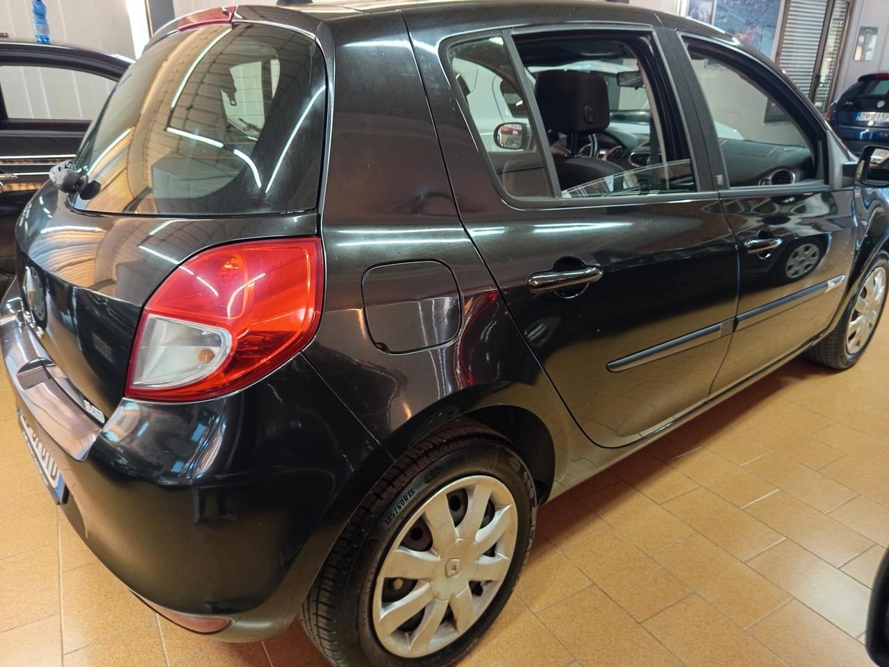 Renault Clio 1.2 16V 5 porte Luxe, 144 Mila chilometri ok neopatentati