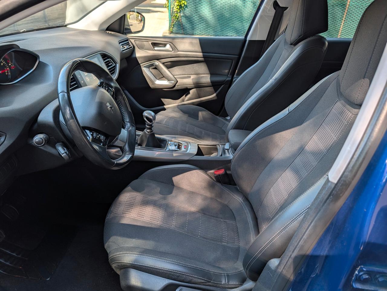 Peugeot 308 PureTech Turbo 130 S&S SW Allure