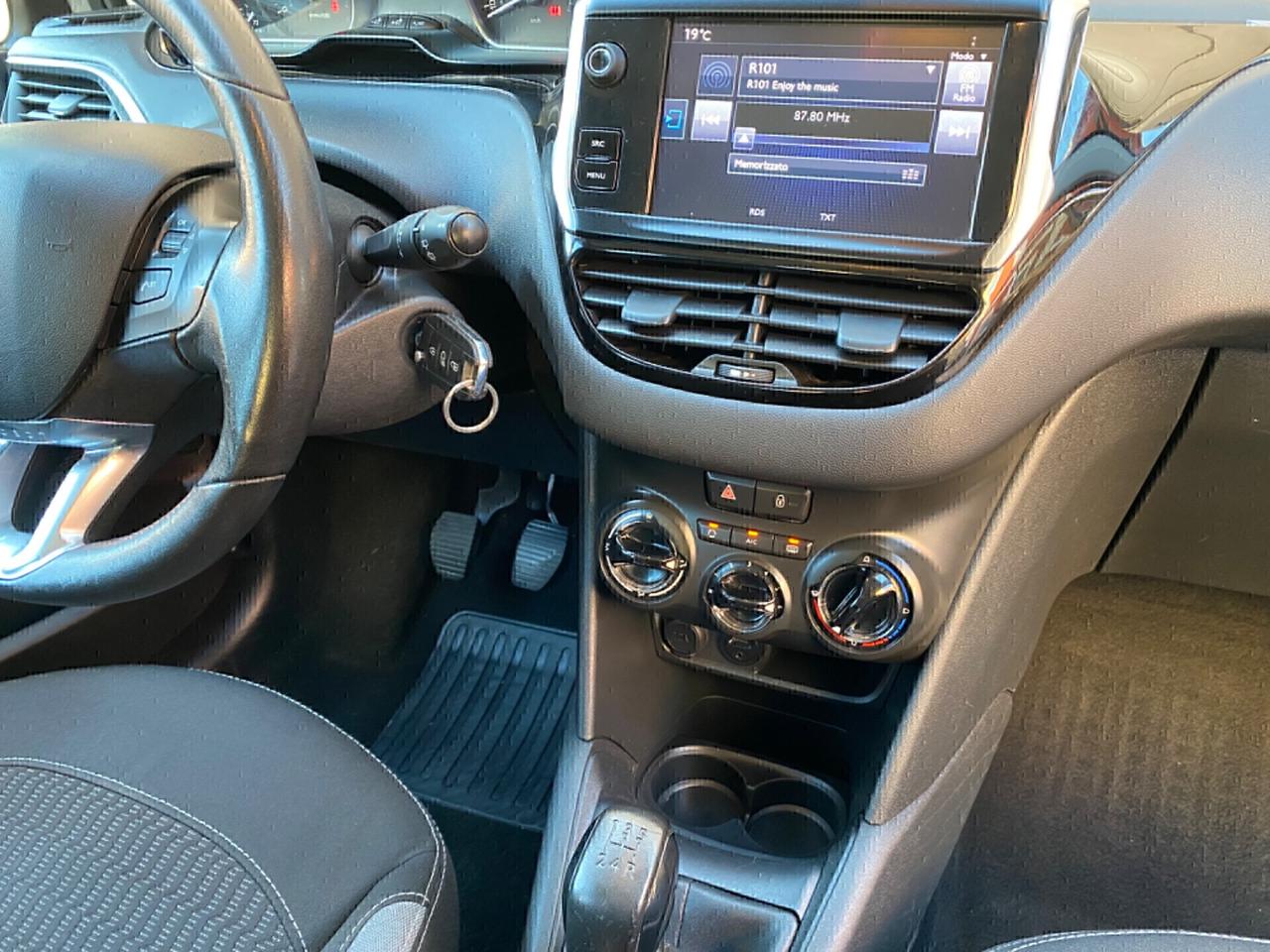 Peugeot 208 1.2 Benzina