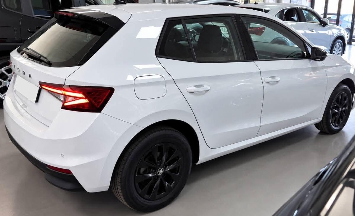 Skoda Fabia 1.0 MPI 80 CV Young Edition