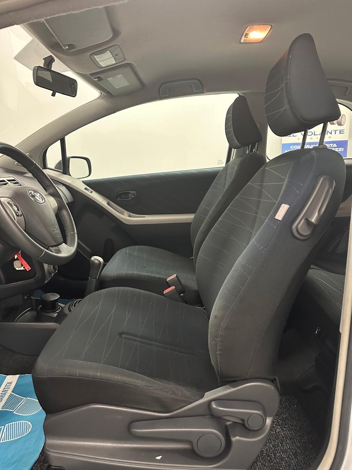 Toyota Yaris 1.0 3 porte - Neopatentati