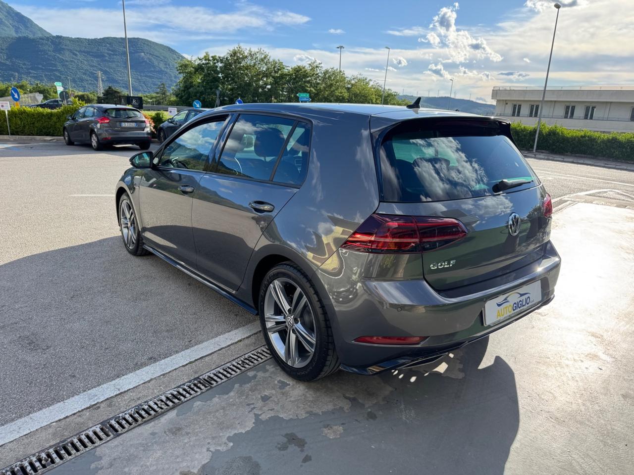 Volkswagen Golf 2.0 TDI R-LINE, FULL LED 150CV